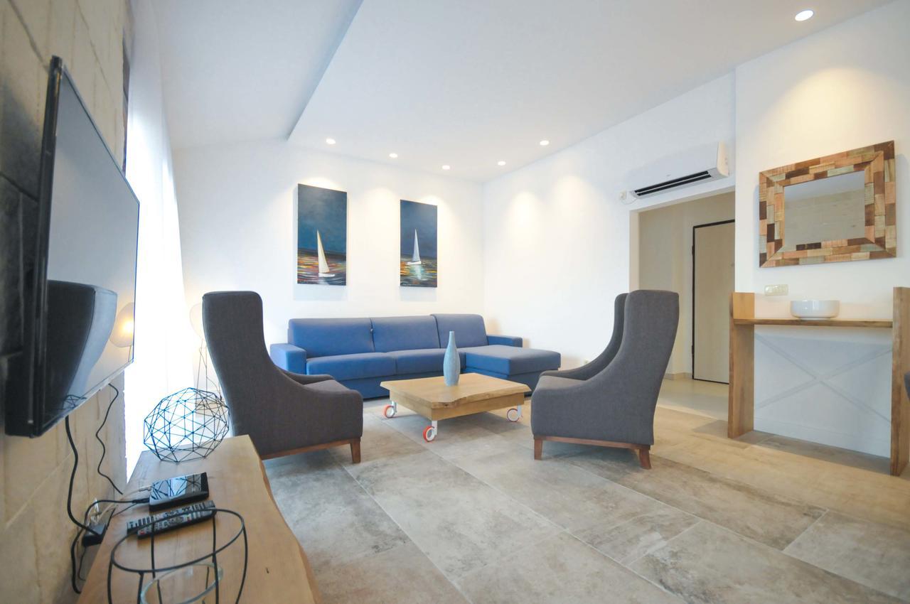 Corso Levante Luxury Suites Petrovac Екстер'єр фото