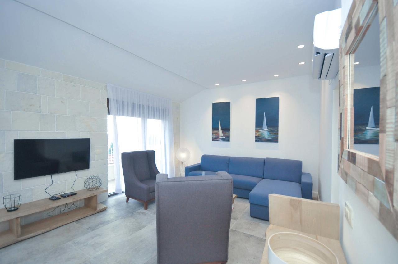 Corso Levante Luxury Suites Petrovac Екстер'єр фото