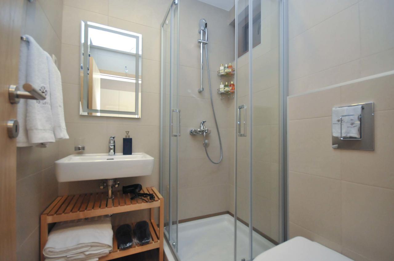 Corso Levante Luxury Suites Petrovac Екстер'єр фото