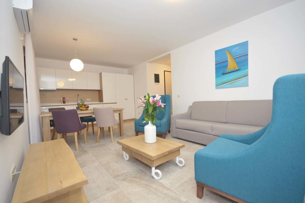 Corso Levante Luxury Suites Petrovac Екстер'єр фото