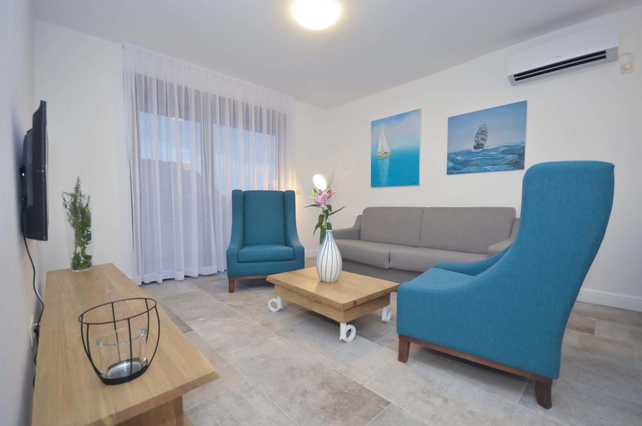 Corso Levante Luxury Suites Petrovac Екстер'єр фото
