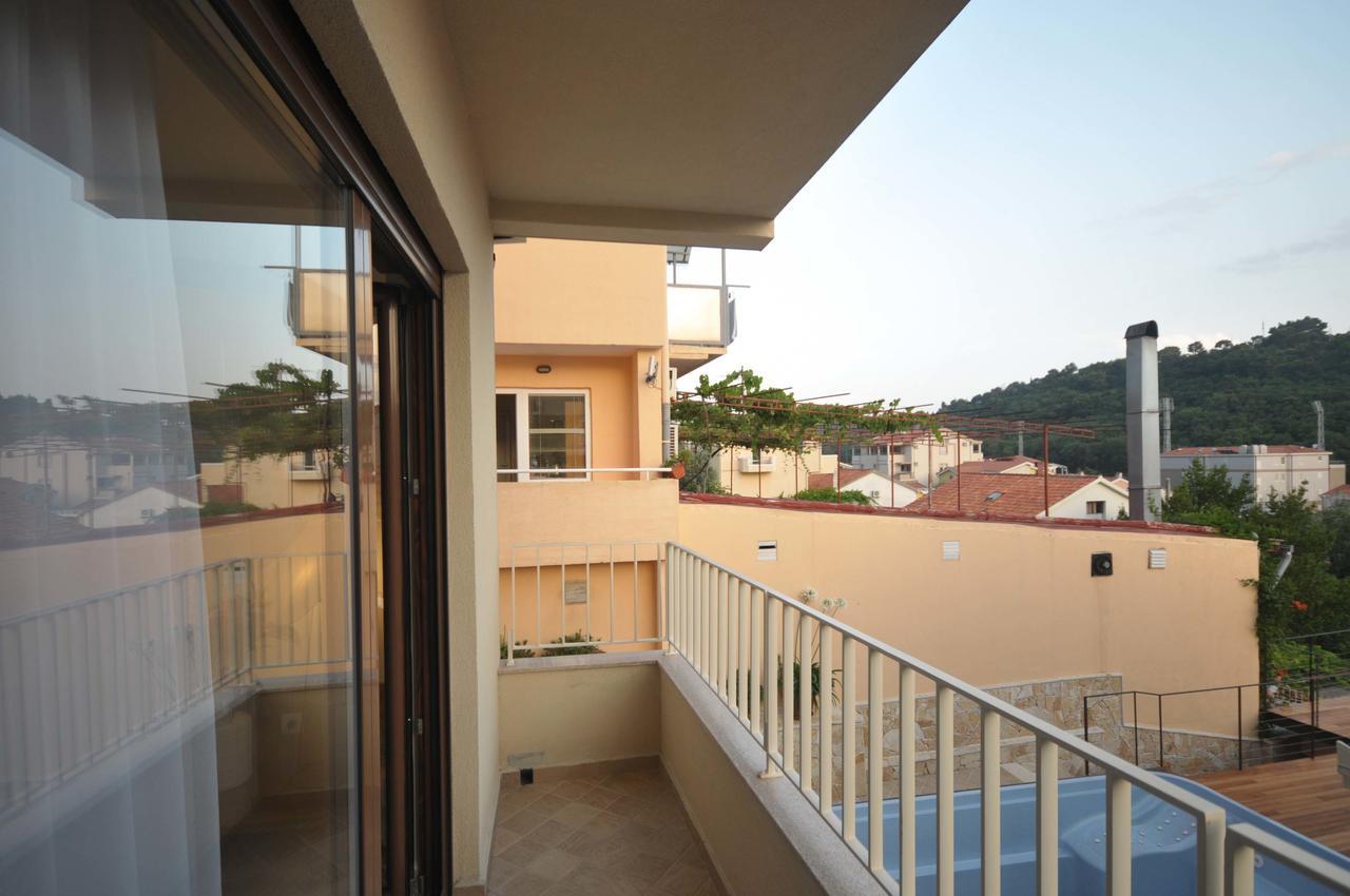 Corso Levante Luxury Suites Petrovac Екстер'єр фото