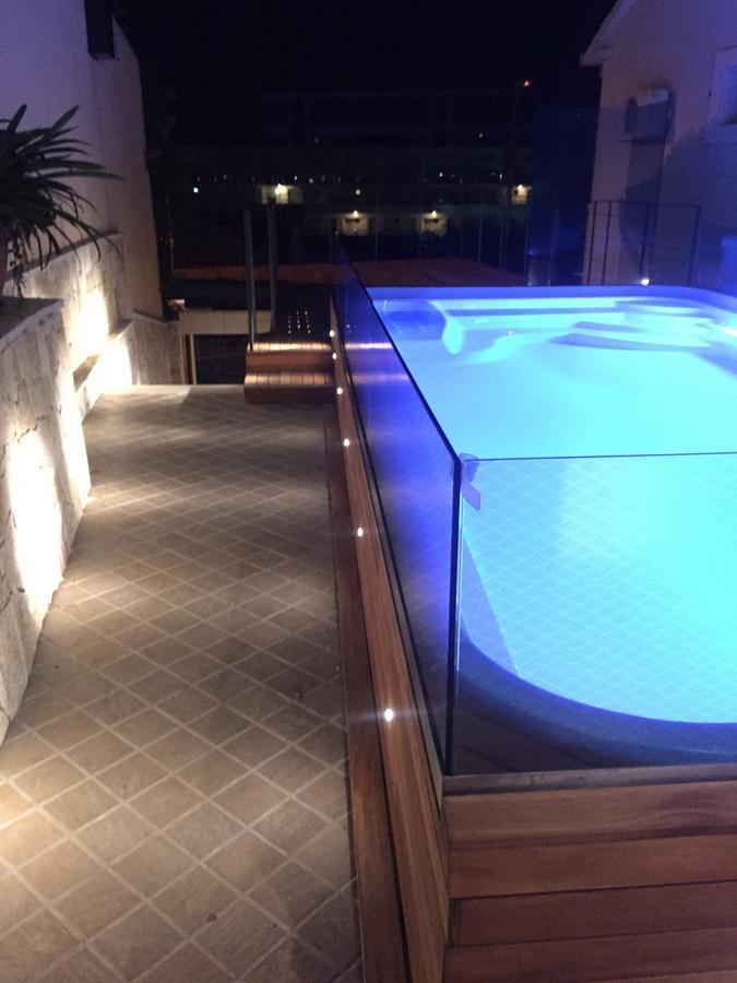 Corso Levante Luxury Suites Petrovac Екстер'єр фото