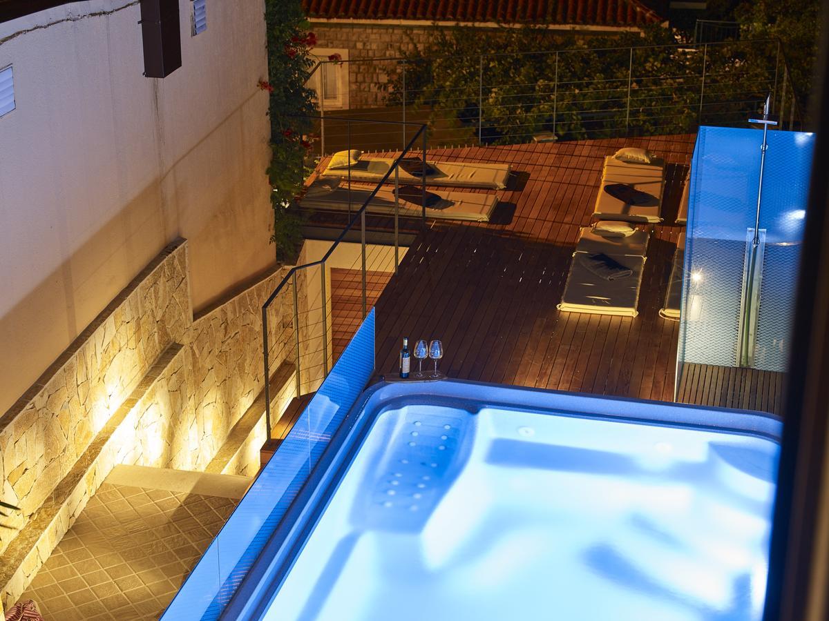 Corso Levante Luxury Suites Petrovac Екстер'єр фото